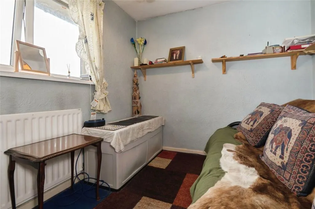 3 bed End of Terrace