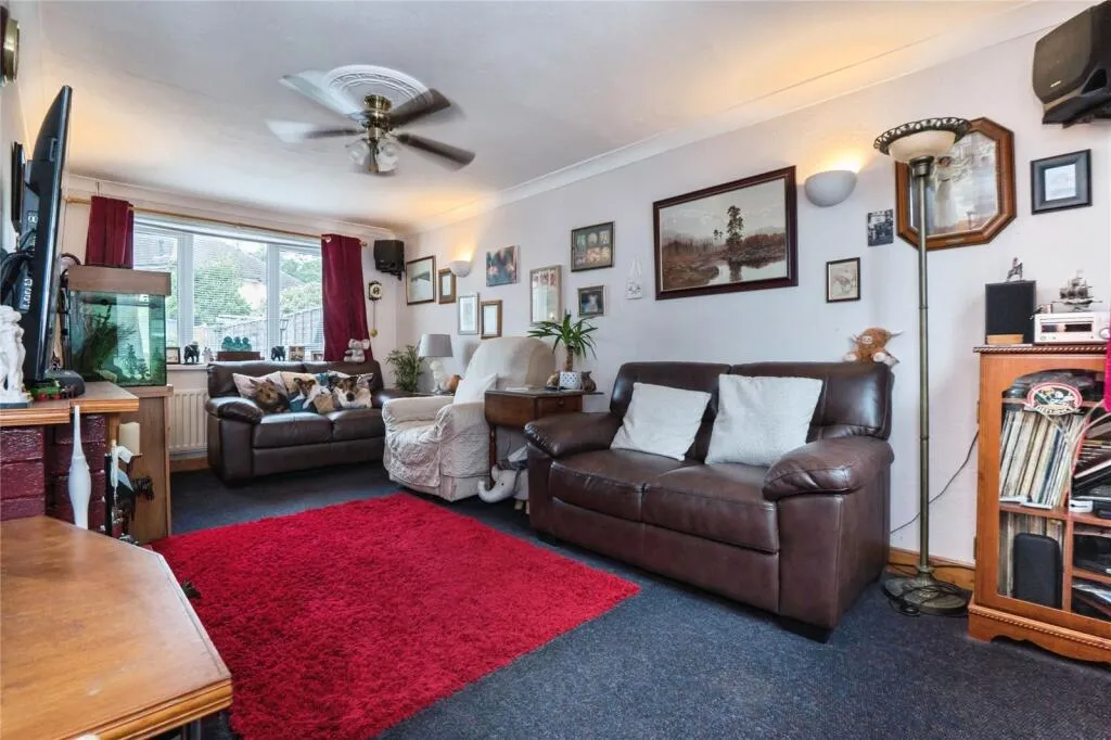 3 bed End of Terrace