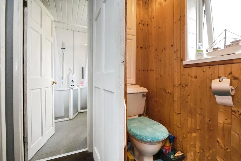 3 bed End of Terrace