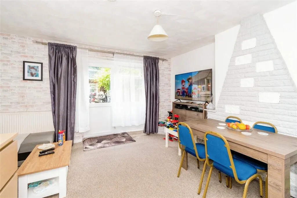 2 bed Semi-Detached
