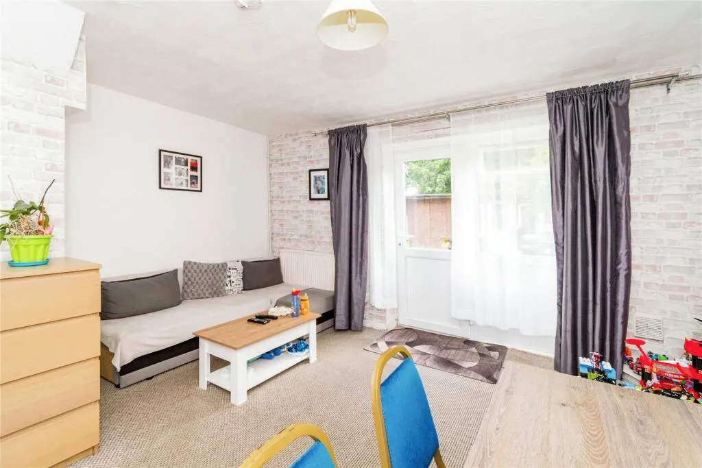 2 bed Semi-Detached