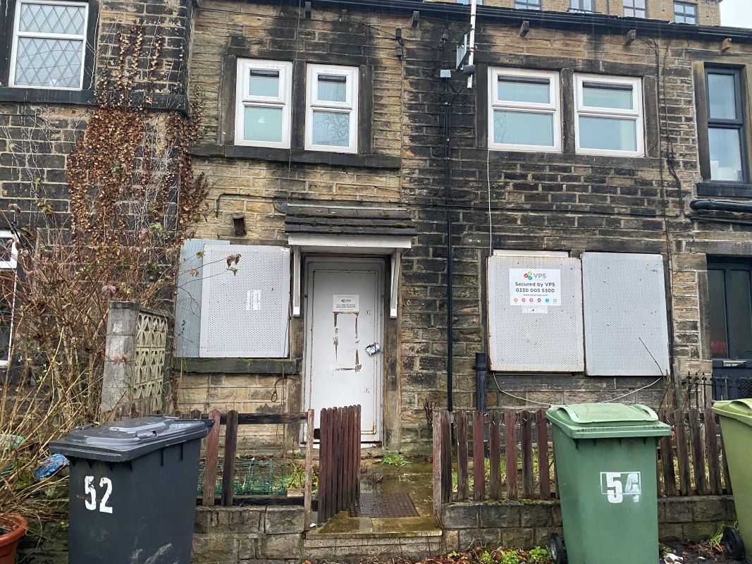 54 Penistone Road, New Mill, Holmfirth, West Yorkshire, HD9 7BT