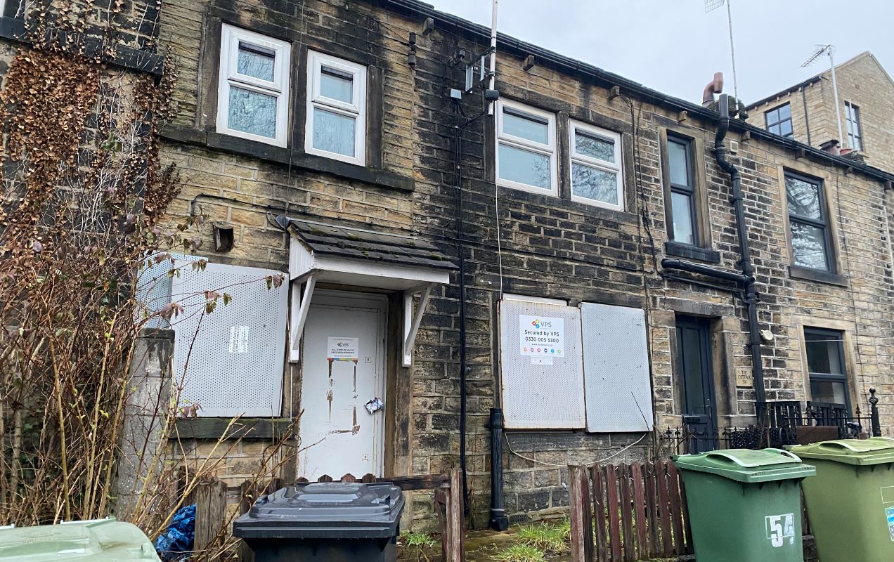 54 Penistone Road, New Mill, Holmfirth, West Yorkshire, HD9 7BT