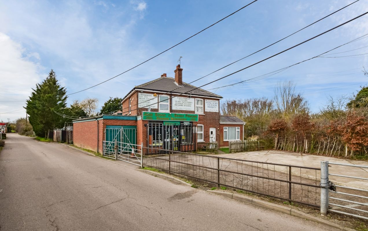 The Old Bakery, Hawk Lane, Battlesbridge, Wickford, Essex, SS11 7RL