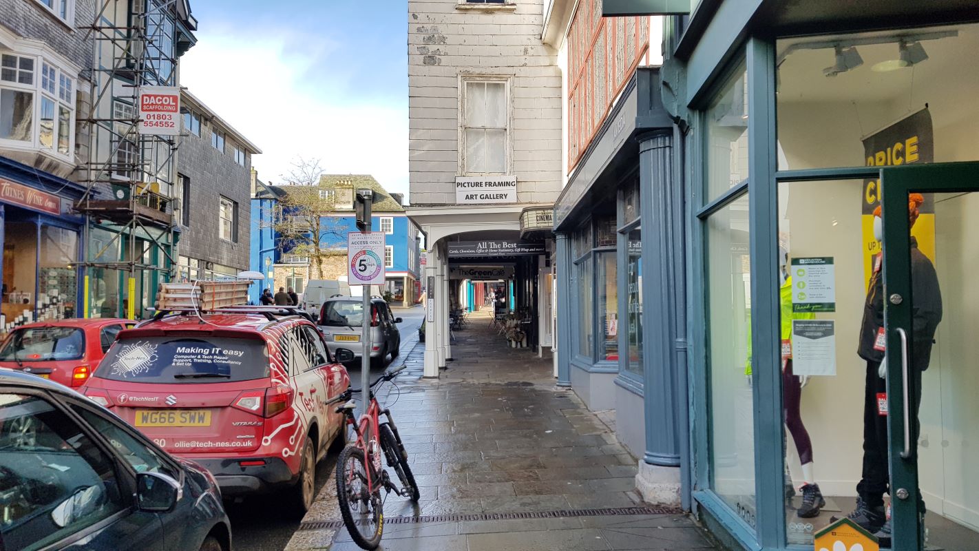 29 High Street, Totnes, Devon, TQ9 5NP