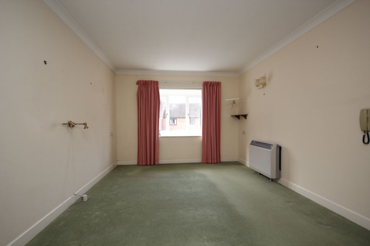 Flat 30 White Lion Courtyard, Deweys Lane, Ringwood, Hampshire, BH24 1AJ
