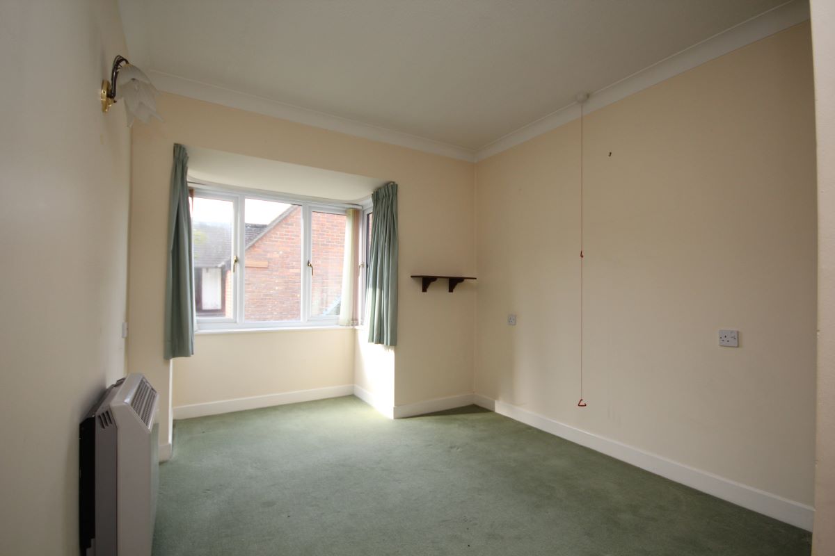 Flat 30 White Lion Courtyard, Deweys Lane, Ringwood, Hampshire, BH24 1AJ