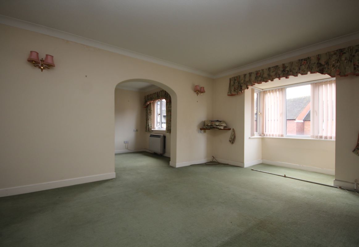 Flat 30 White Lion Courtyard, Deweys Lane, Ringwood, Hampshire, BH24 1AJ