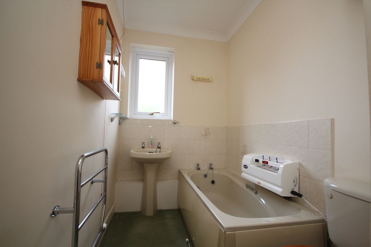 Flat 30 White Lion Courtyard, Deweys Lane, Ringwood, Hampshire, BH24 1AJ