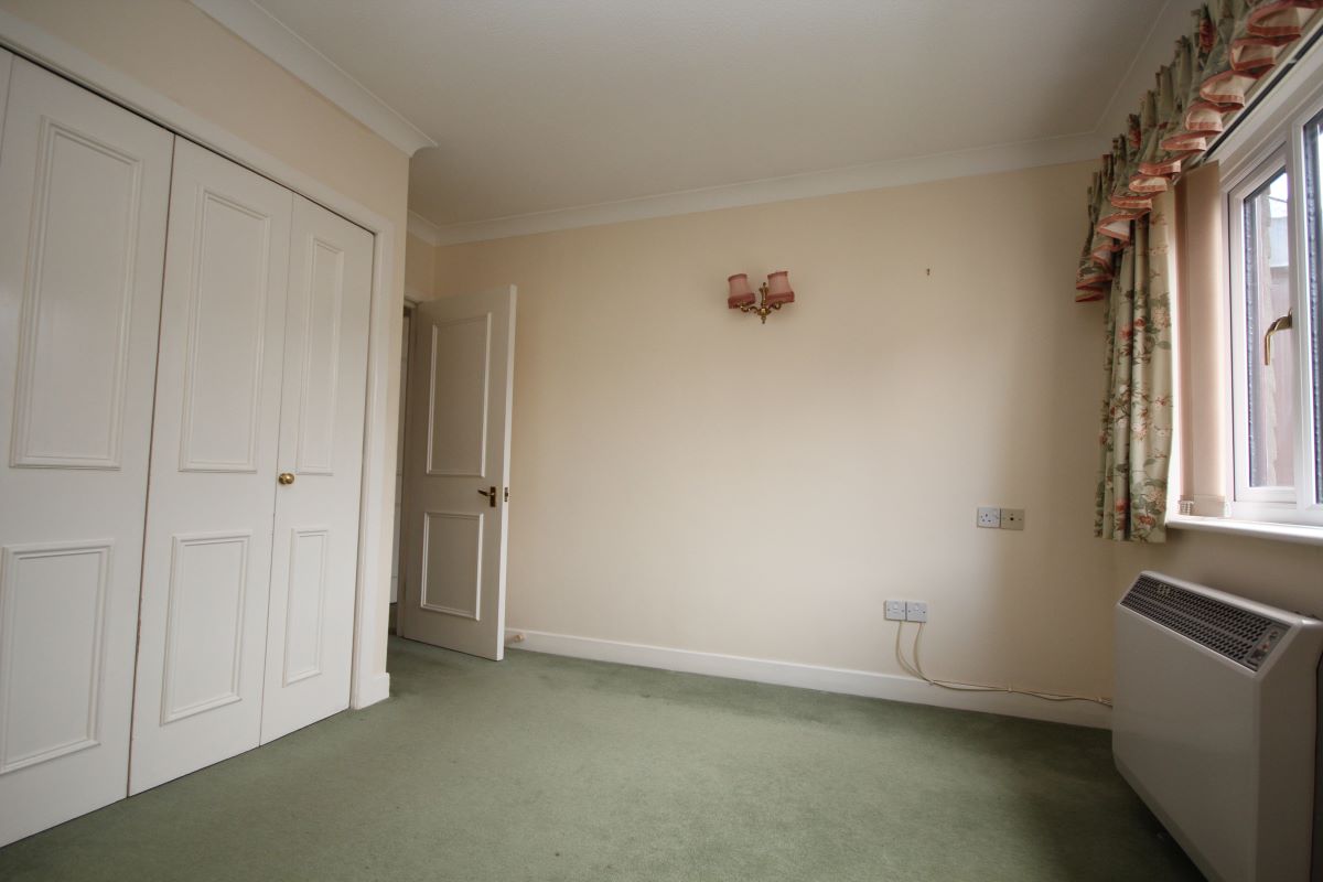 Flat 30 White Lion Courtyard, Deweys Lane, Ringwood, Hampshire, BH24 1AJ