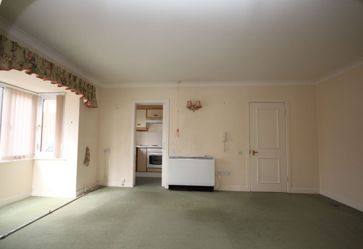 Flat 30 White Lion Courtyard, Deweys Lane, Ringwood, Hampshire, BH24 1AJ