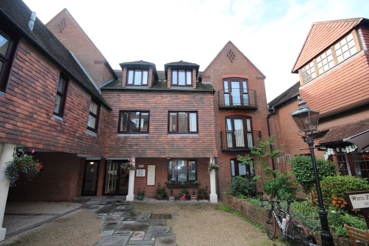 Flat 30 White Lion Courtyard, Deweys Lane, Ringwood, Hampshire, BH24 1AJ