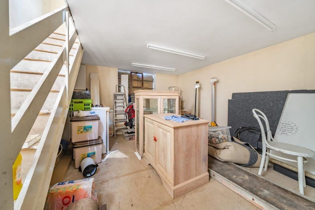 Rear Store, 260 Ferndale Road, Swindon, Swindon, SN2 1HB