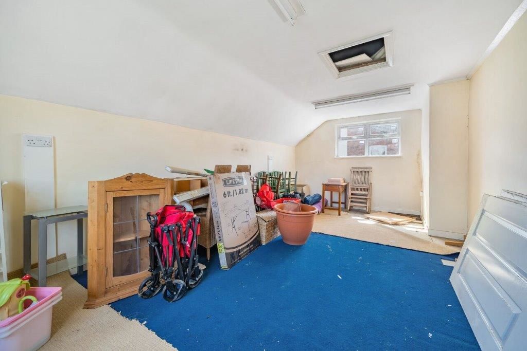 Rear Store, 260 Ferndale Road, Swindon, Swindon, SN2 1HB