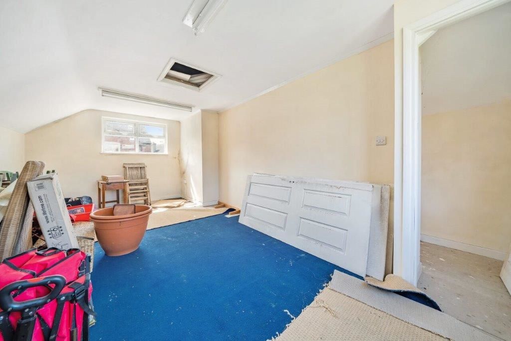 Rear Store, 260 Ferndale Road, Swindon, Swindon, SN2 1HB