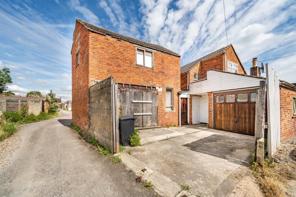 Rear Store, 260 Ferndale Road, Swindon, Swindon, SN2 1HB