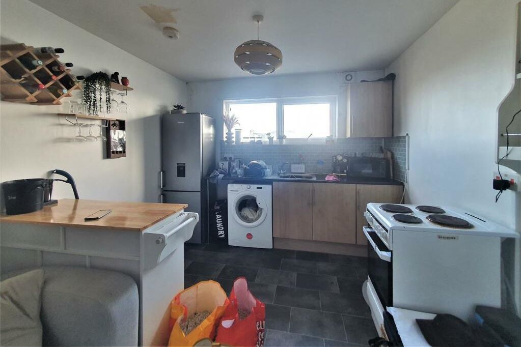 Flat 1, 122 Mount Wise, Newquay, Cornwall, TR7 1QP
