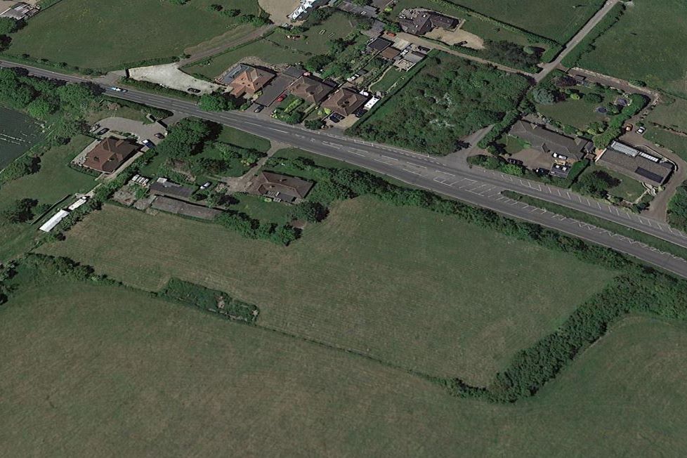Oshawa Farm, Tring Road, Eaton Bray, Dunstable, Bedfordshire, LU6 2JU
