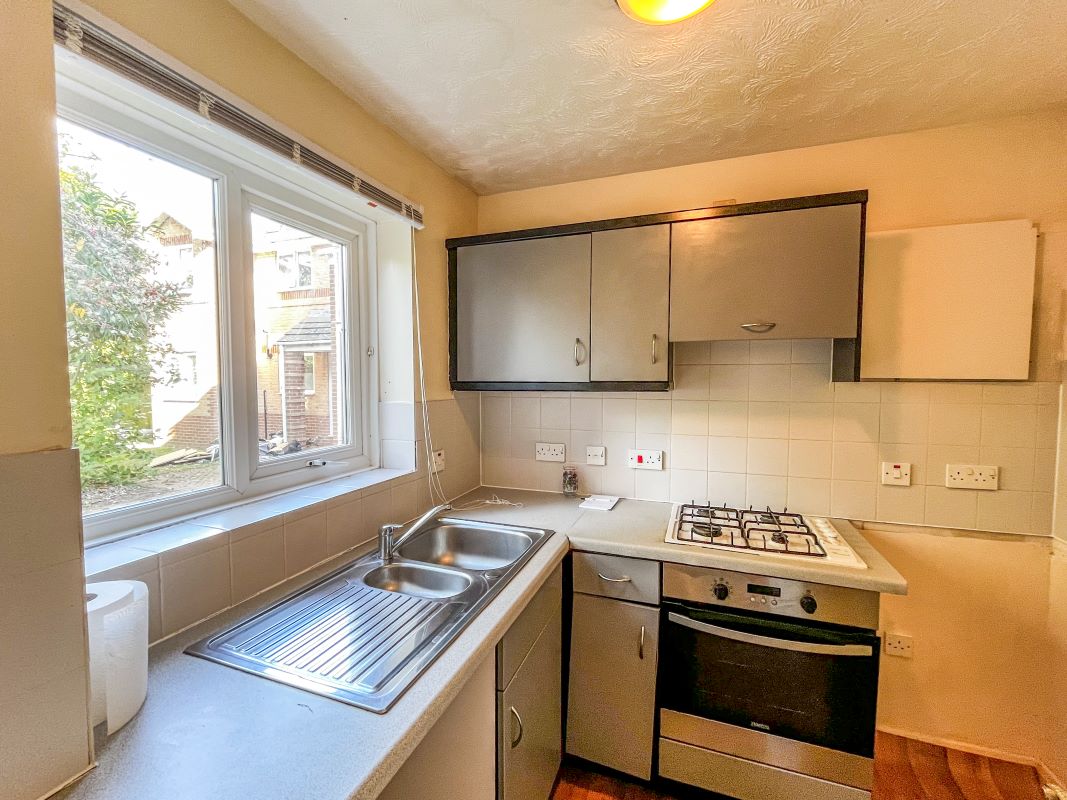 Flat 4, 6 Fulsam Place, Margate, Kent, CT9 5QG