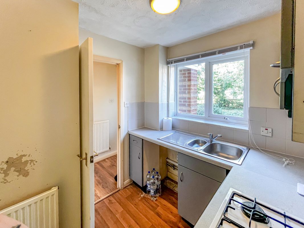 Flat 4, 6 Fulsam Place, Margate, Kent, CT9 5QG