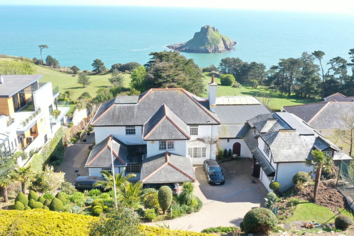 White Lodge, Ilsham Marine Drive, Torquay, Devon, TQ1 2HT