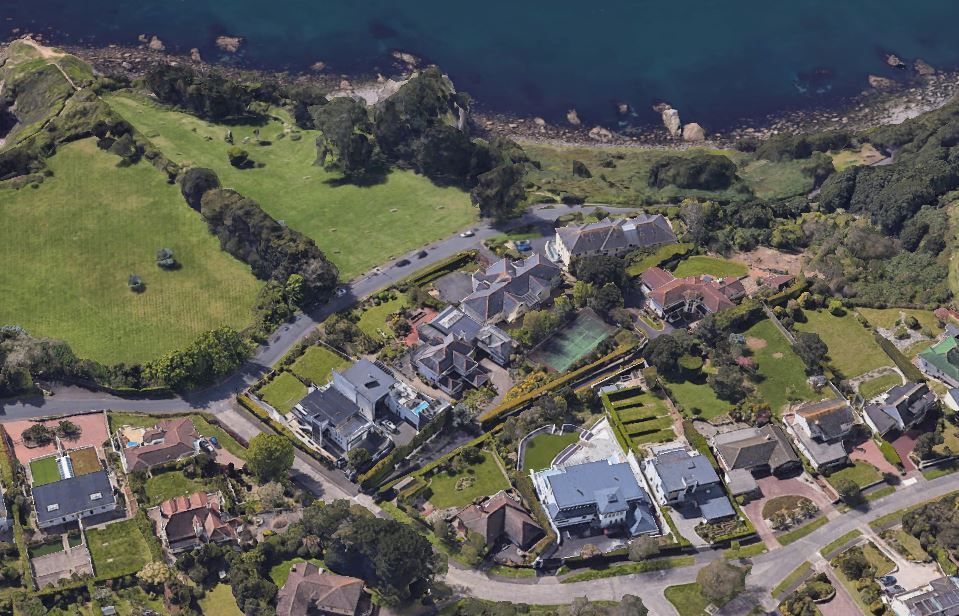 White Lodge, Ilsham Marine Drive, Torquay, Devon, TQ1 2HT