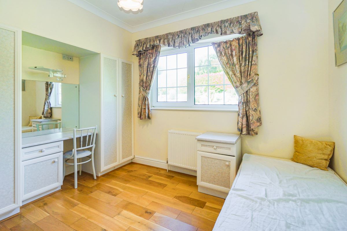 White Lodge, Ilsham Marine Drive, Torquay, Devon, TQ1 2HT