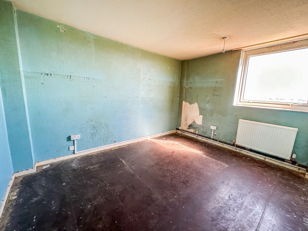 25 Victor Court, Hornchurch, Essex, RM12 4XF