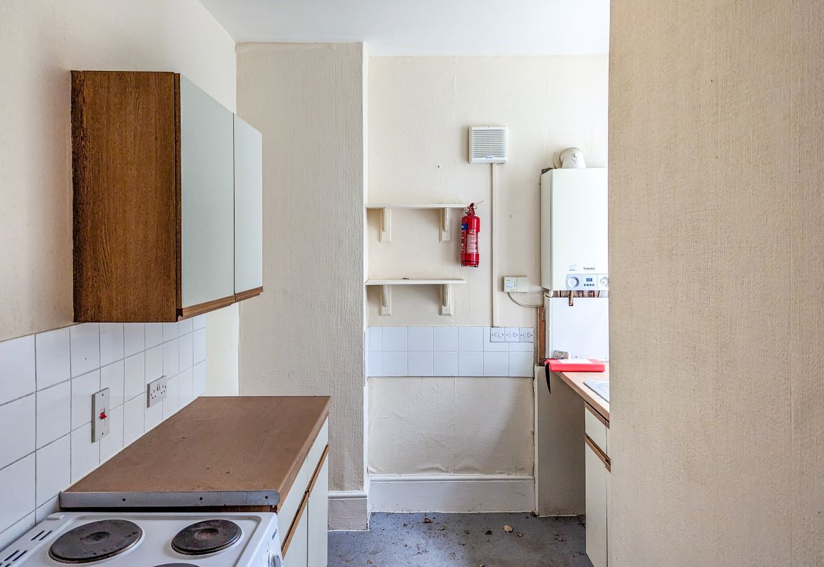 Flat 2, 28b Woodstock Road, Croydon, Surrey, CR0 1JR