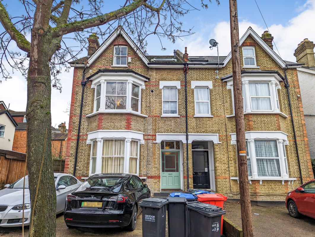 Flat 2, 28b Woodstock Road, Croydon, Surrey, CR0 1JR
