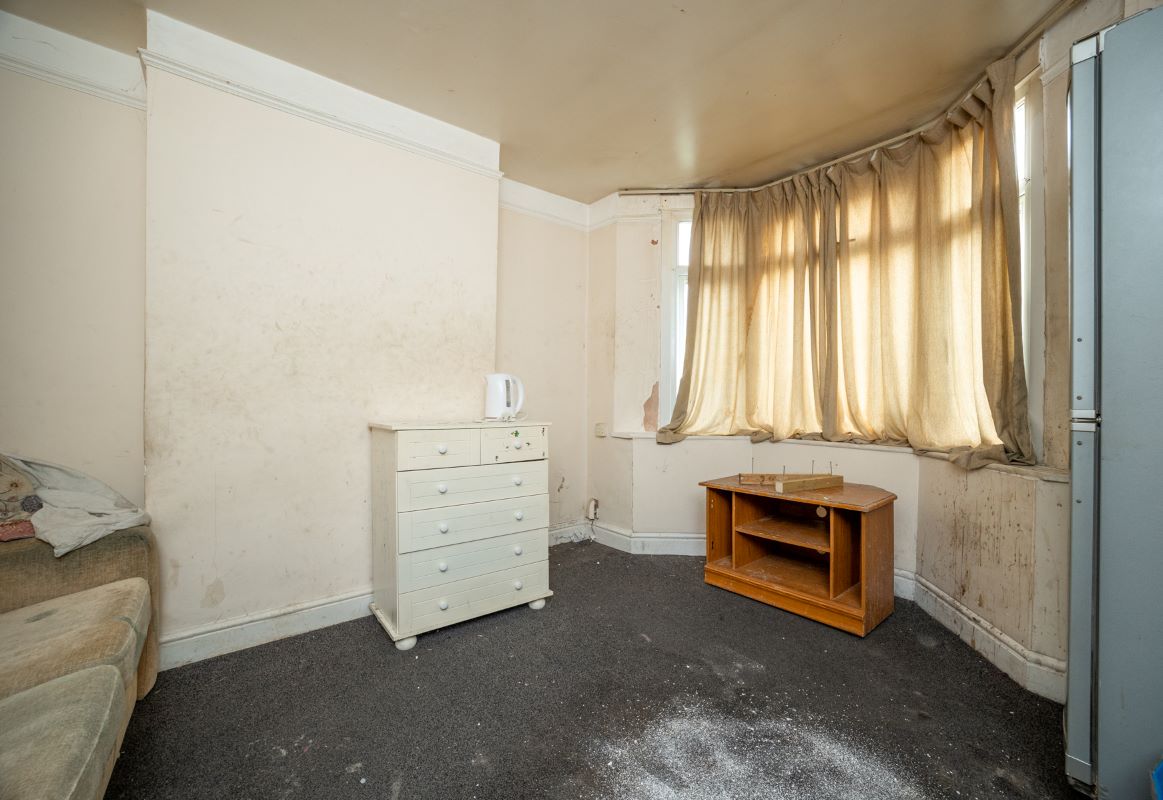 242 Whitley Wood Road, Reading, Berkshire, RG2 8TJ