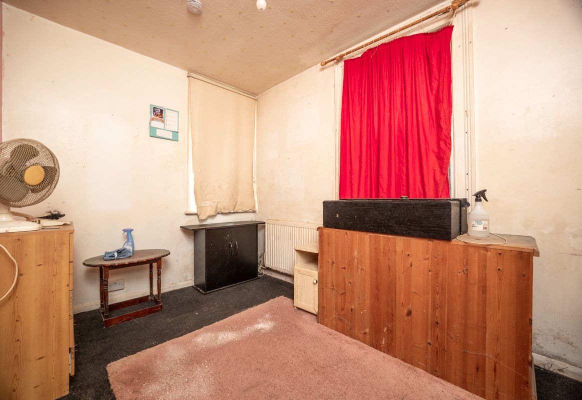 242 Whitley Wood Road, Reading, Berkshire, RG2 8TJ