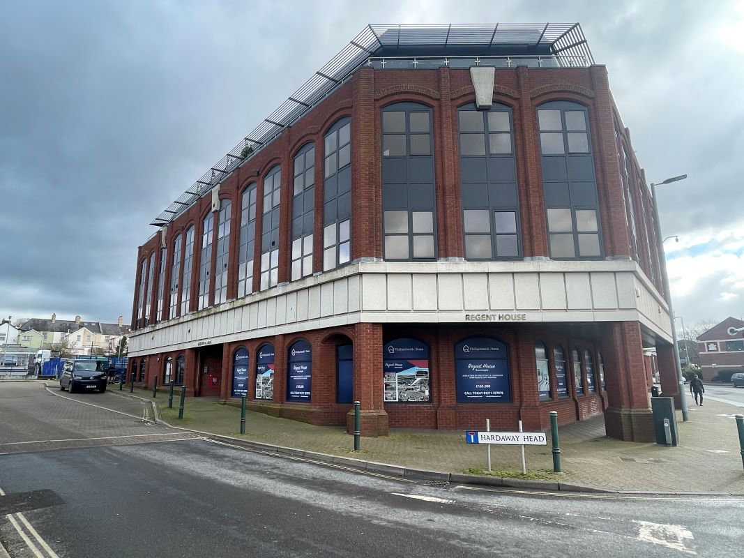 Flat 13 Regent House, Queen Street, Barnstaple, Devon, EX32 8FH