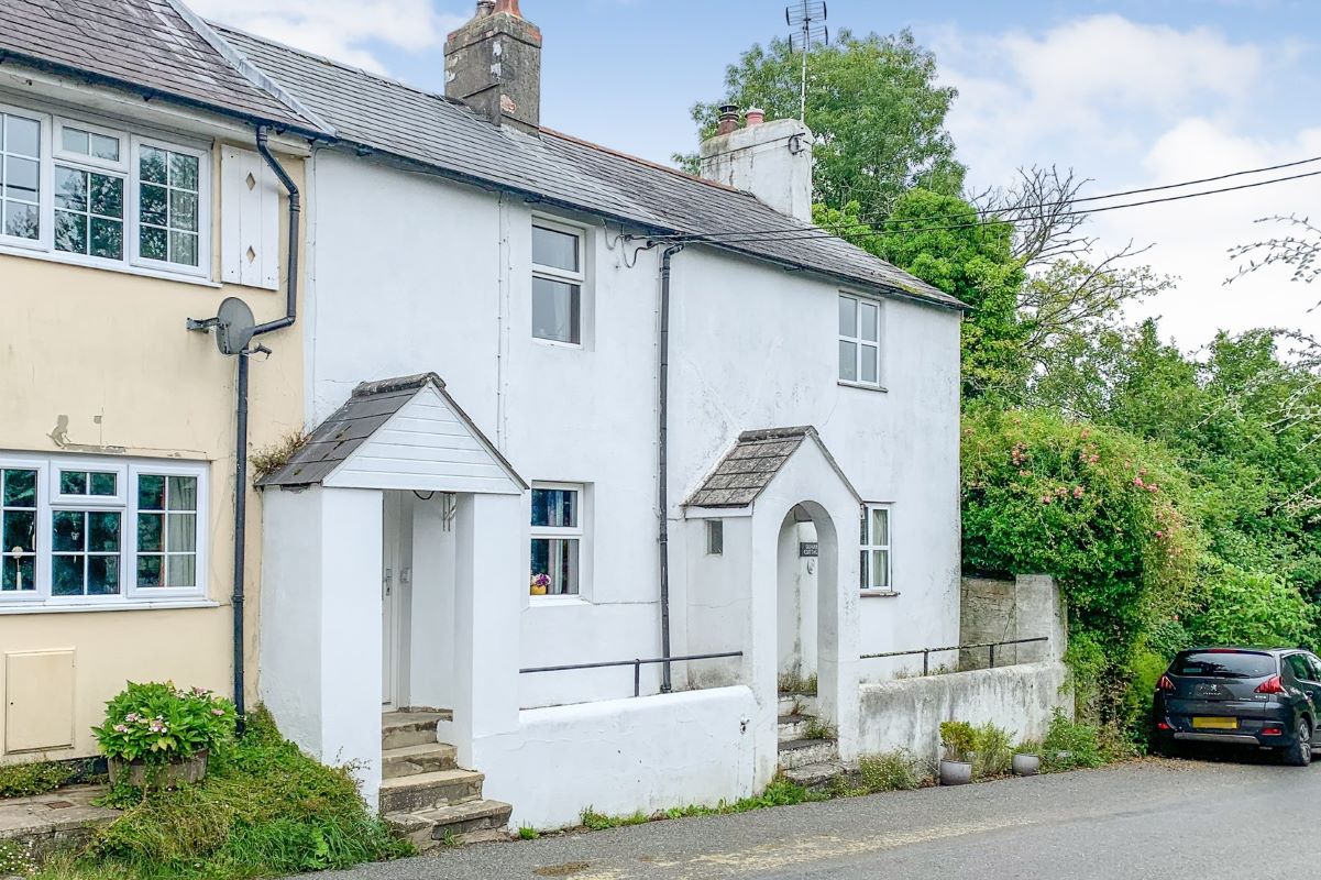 18 Cattistock Road, Maiden Newton, Dorchester, Dorset, DT2 0AG
