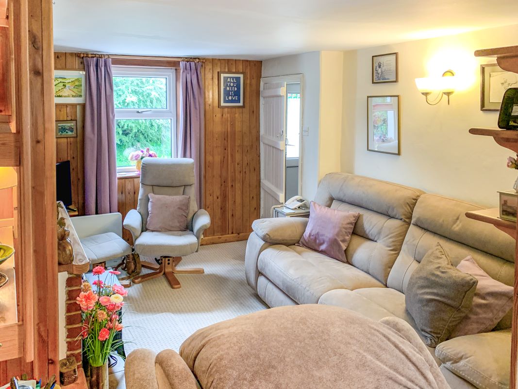18 Cattistock Road, Maiden Newton, Dorchester, Dorset, DT2 0AG