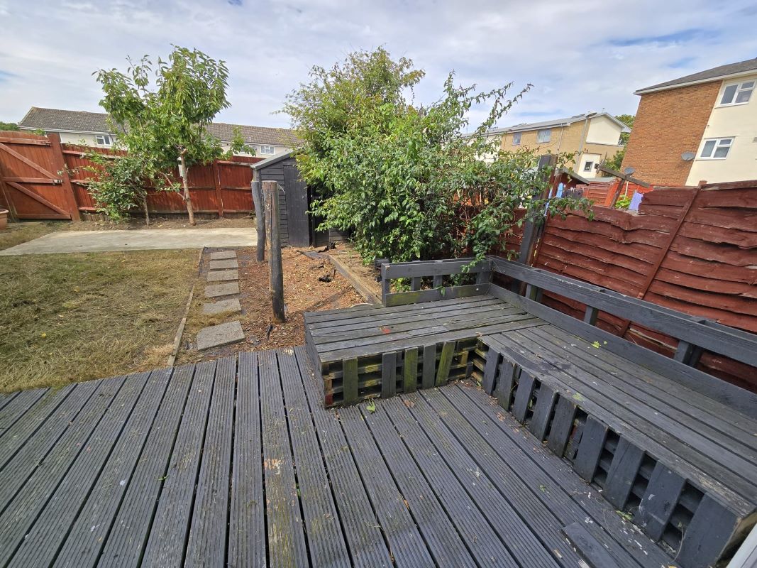 59 Cody Road, Farnborough, Hampshire, GU14 0BX