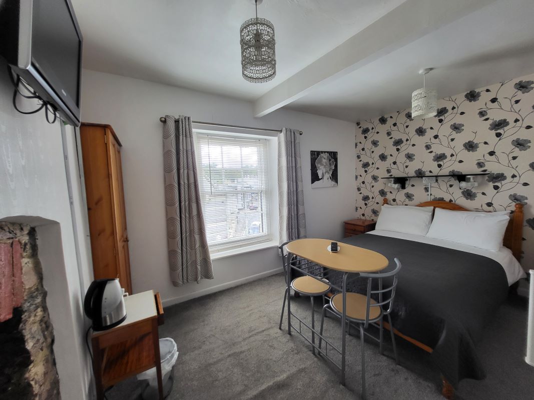 Smugglers Haunt Hotel, Church Hill East, Brixham, Devon, TQ5 8HH