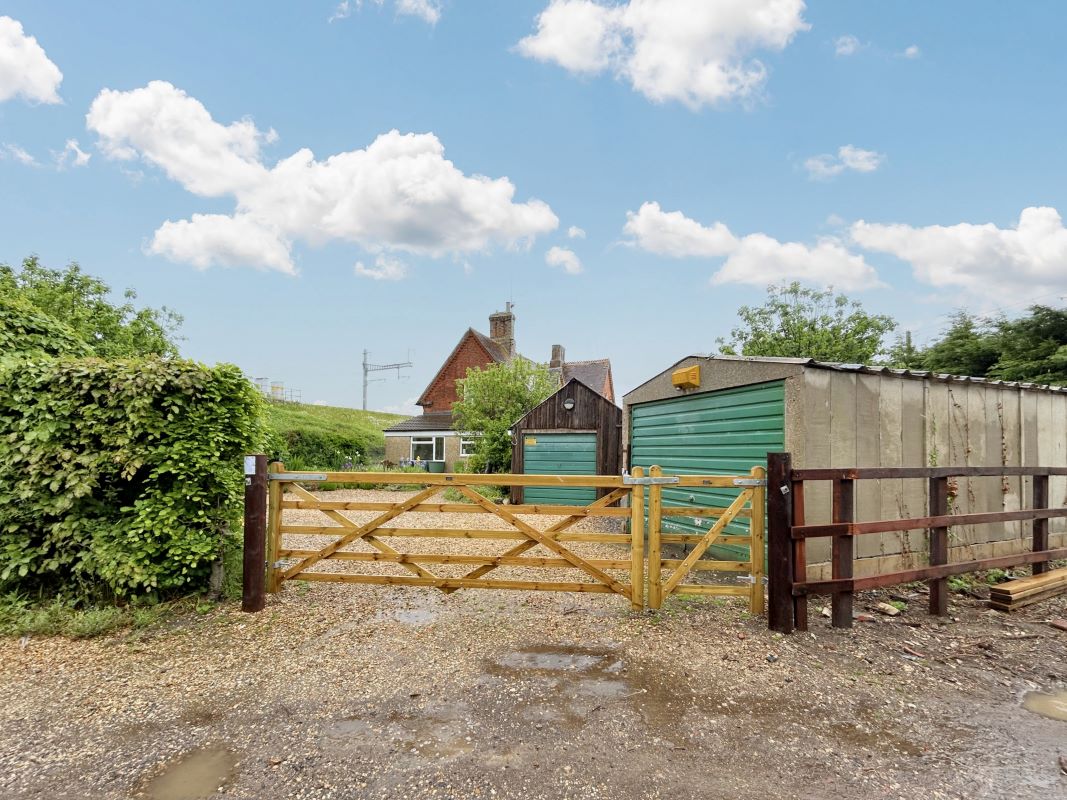 3 Shrivenham Road, South Marston, Swindon, Wiltshire, SN3 4RT