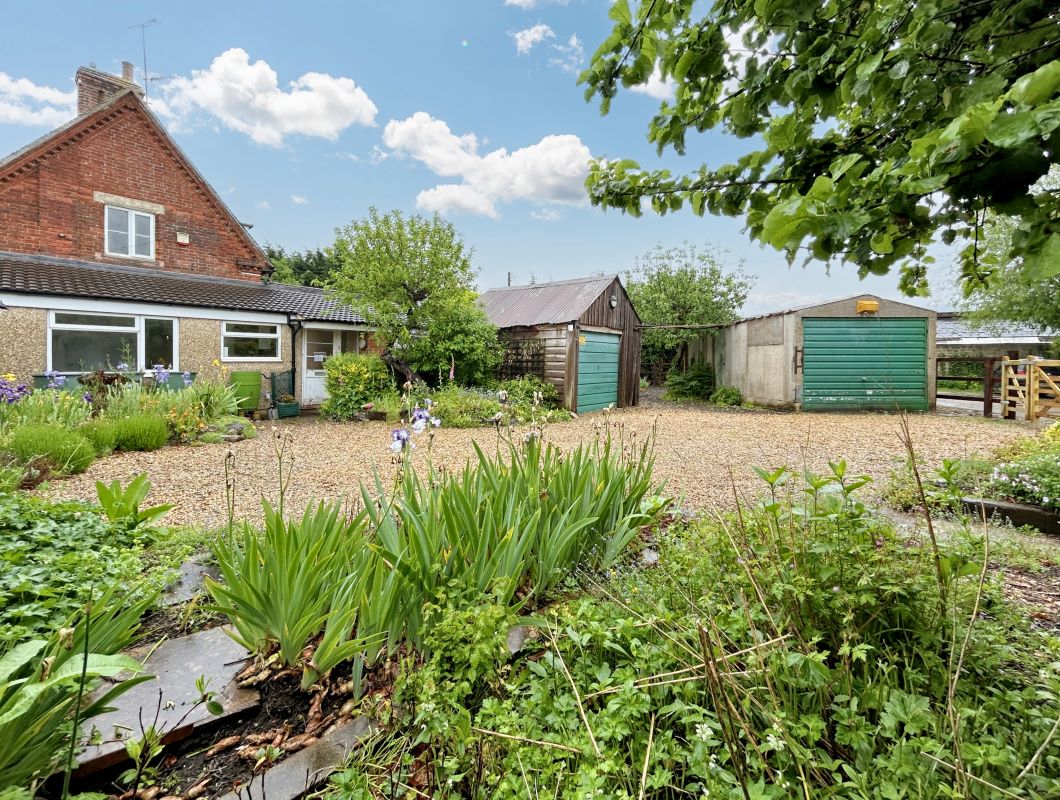 3 Shrivenham Road, South Marston, Swindon, Wiltshire, SN3 4RT