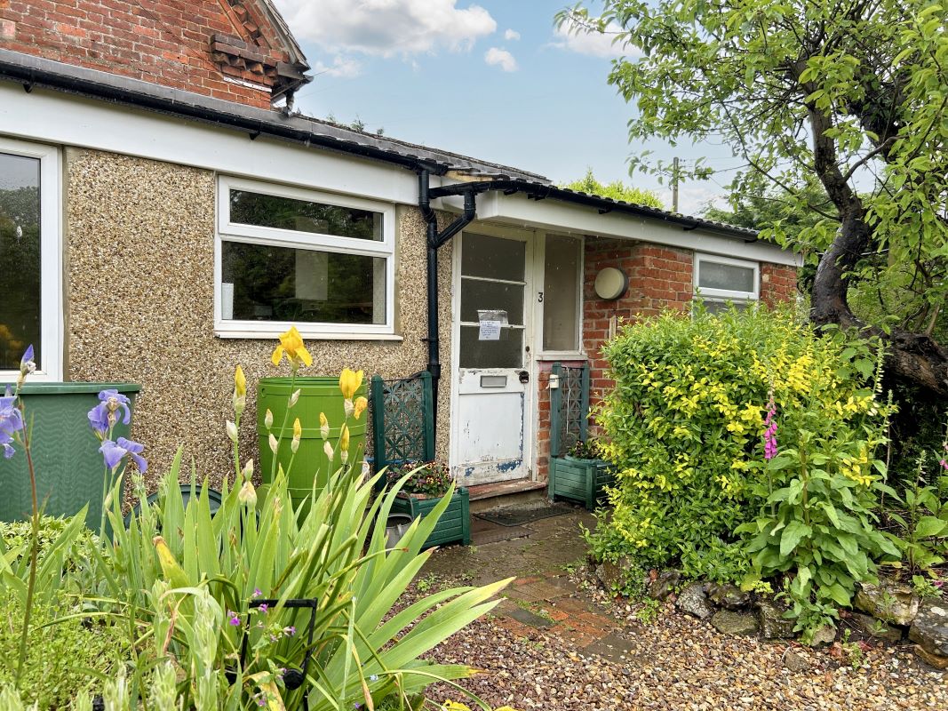 3 Shrivenham Road, South Marston, Swindon, Wiltshire, SN3 4RT