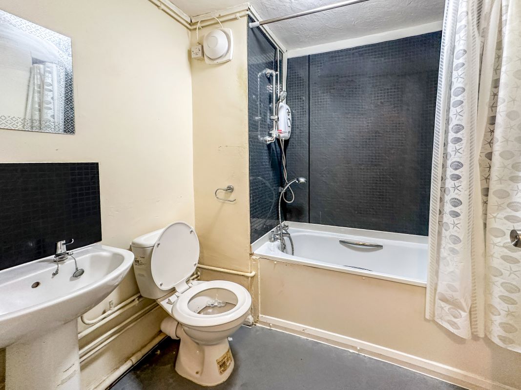 Flat 1 Burma House, Lord Mountbatten Close, Southampton, Hampshire, SO18 2QW