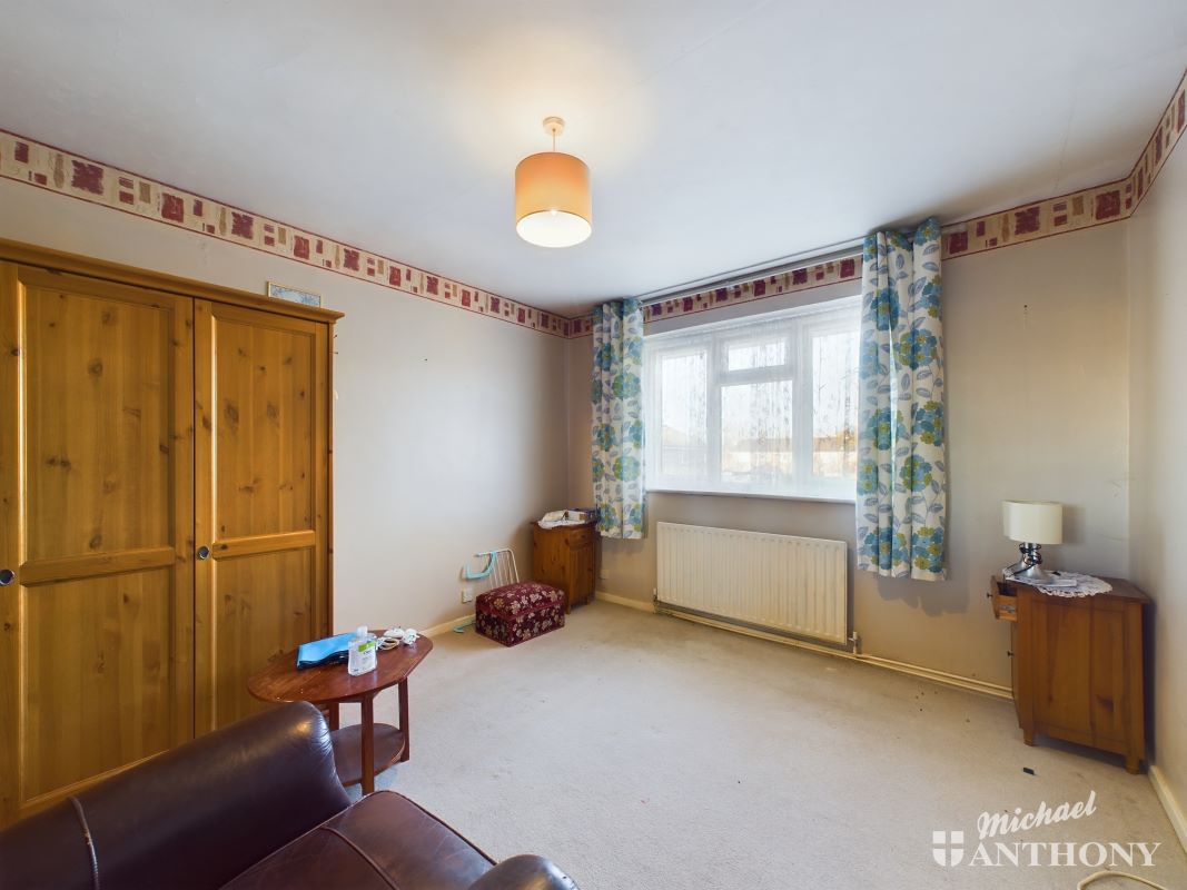 19 Chaucer Drive, Aylesbury, Buckinghamshire, HP21 7LJ