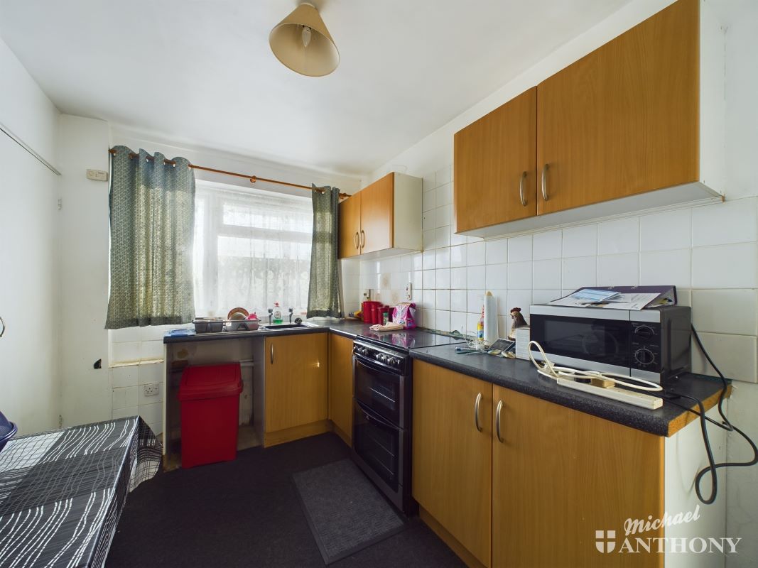 19 Chaucer Drive, Aylesbury, Buckinghamshire, HP21 7LJ