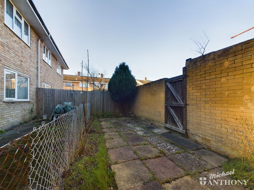 19 Chaucer Drive, Aylesbury, Buckinghamshire, HP21 7LJ