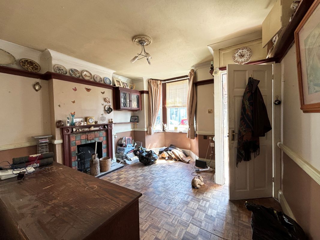 27 Gordon Avenue, Queenborough, Kent, ME11 5BD