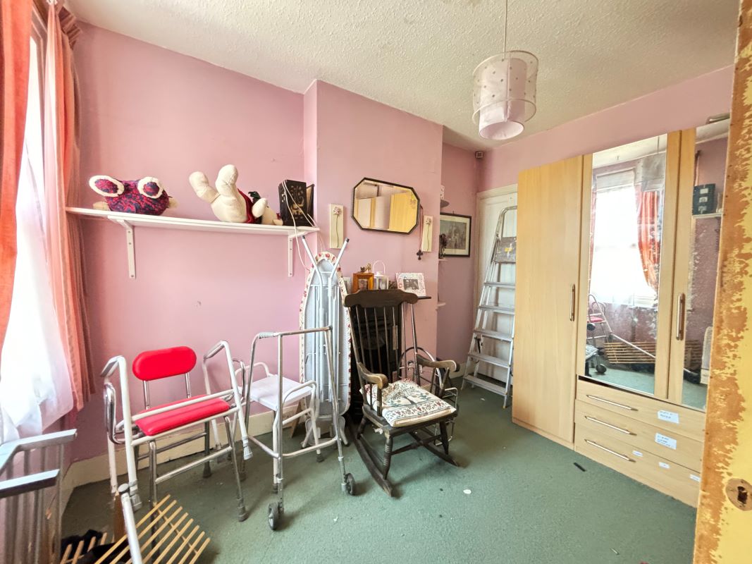 27 Gordon Avenue, Queenborough, Kent, ME11 5BD