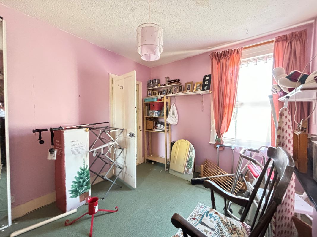 27 Gordon Avenue, Queenborough, Kent, ME11 5BD