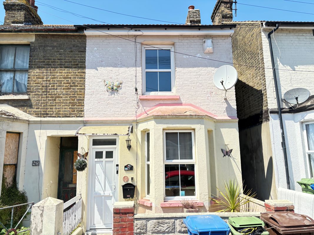 27 Gordon Avenue, Queenborough, Kent, ME11 5BD