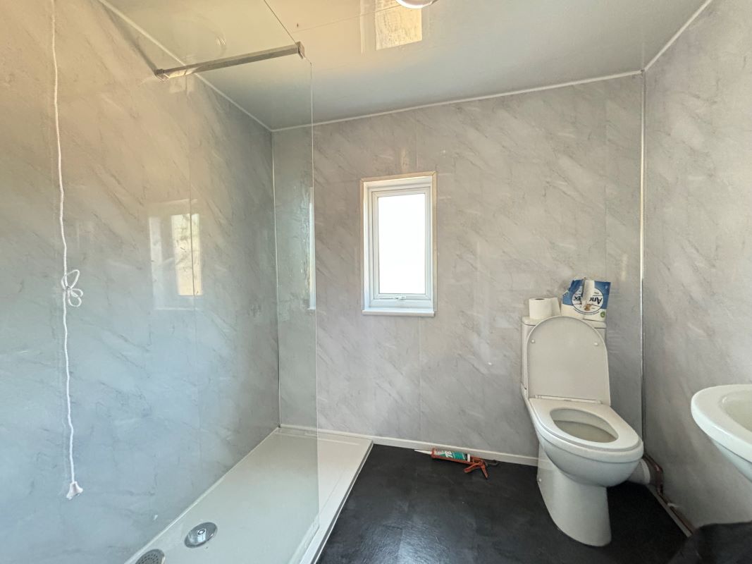 27 Gordon Avenue, Queenborough, Kent, ME11 5BD