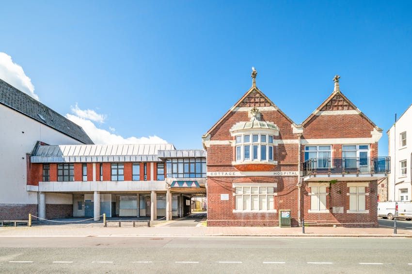 Dartmouth Hospital, Mansion House Street, Dartmouth, Devon, TQ6 9AG